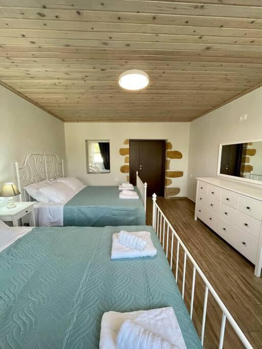 Villa Eftychia Serene Getaway With Hot Tub In A Quiet Location Kissamos Exterior photo