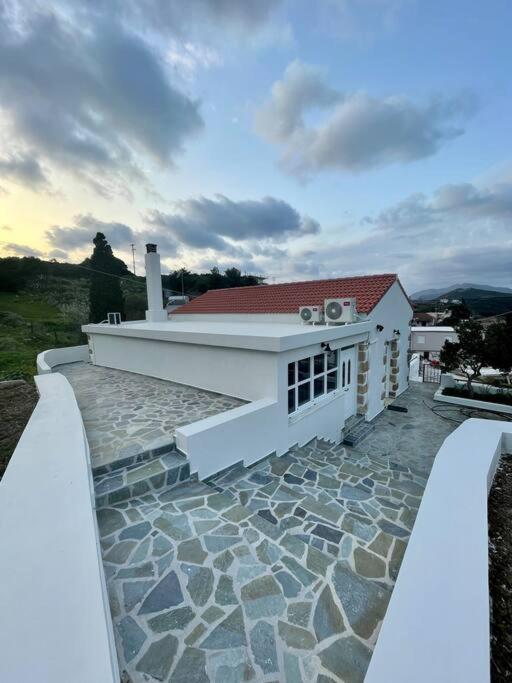 Villa Eftychia Serene Getaway With Hot Tub In A Quiet Location Kissamos Exterior photo